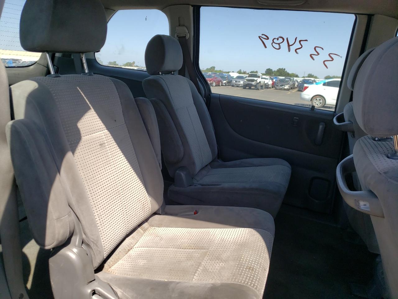 Photo 6 from auction – 2005 MAZDA MPV WAGON with VIN JM3LW28A350546777