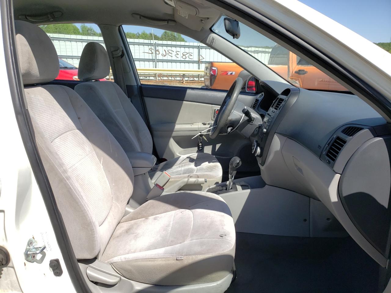 Photo 5 from auction – 2009 KIA SPECTRA EX with VIN KNAFE222X95655155