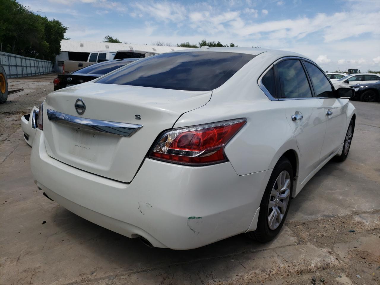 Photo 4 from auction – 2015 NISSAN ALTIMA 2.5 with VIN 1N4AL3AP8FN375712