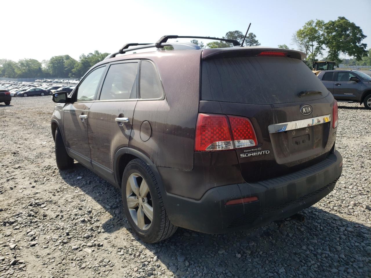 Photo 3 from auction – 2013 KIA SORENTO EX with VIN 5XYKU4A24DG342104