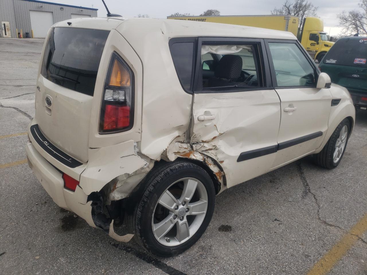 Снимка 4 от търг – 2011 KIA SOUL + с VIN KNDJT2A25B7330606