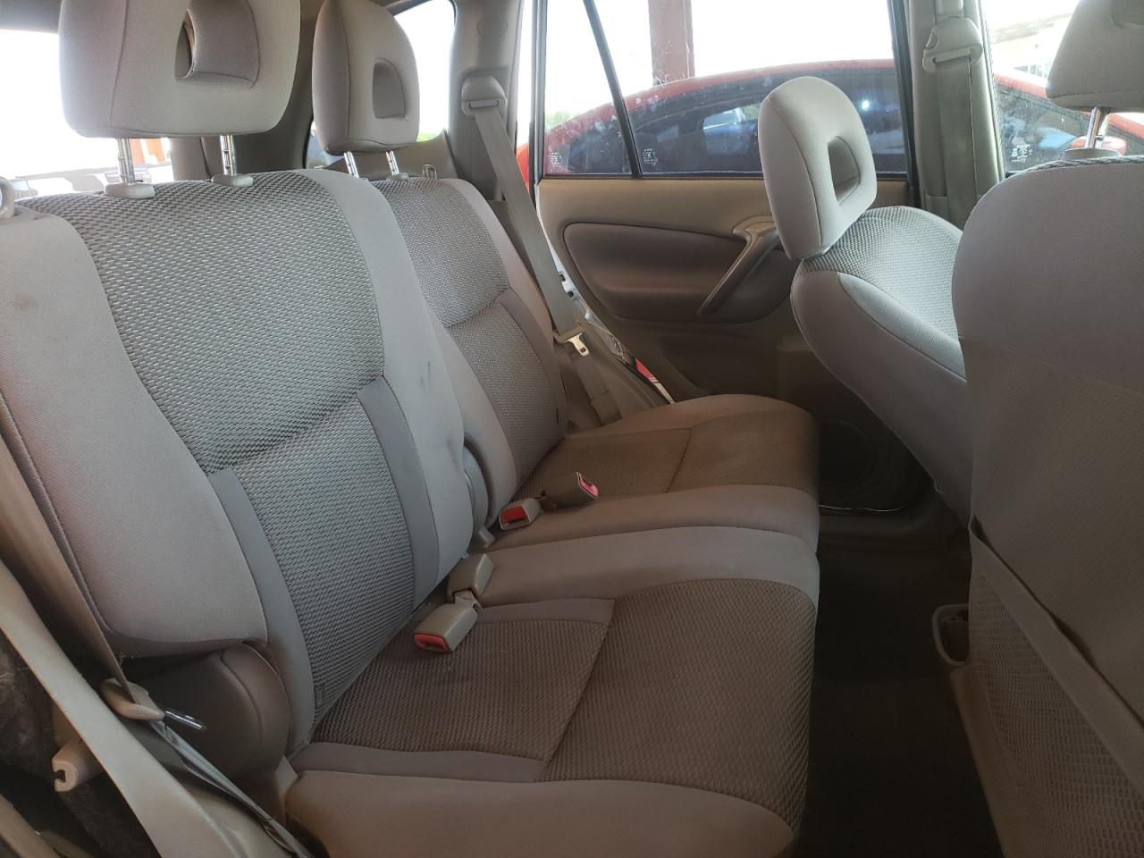 Photo 6 from auction – 2005 TOYOTA RAV4 with VIN JTEGD20V350080939