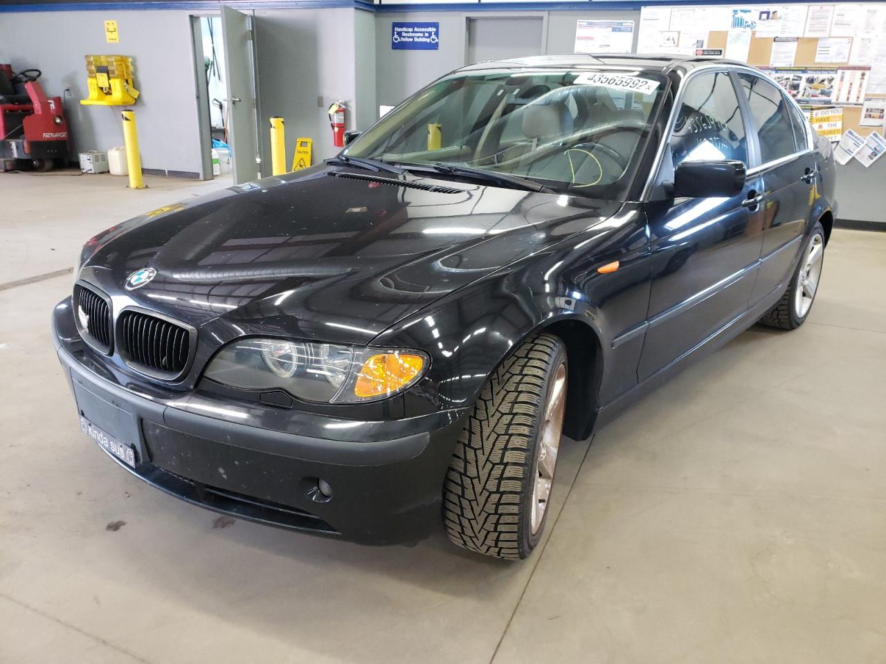 Photo 2 from auction – 2004 BMW 330XI with VIN WBAEW534X4PN35251