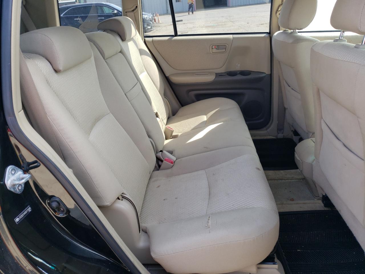 Photo 6 from auction – 2005 TOYOTA HIGHLANDER with VIN JTEDD21A450115440