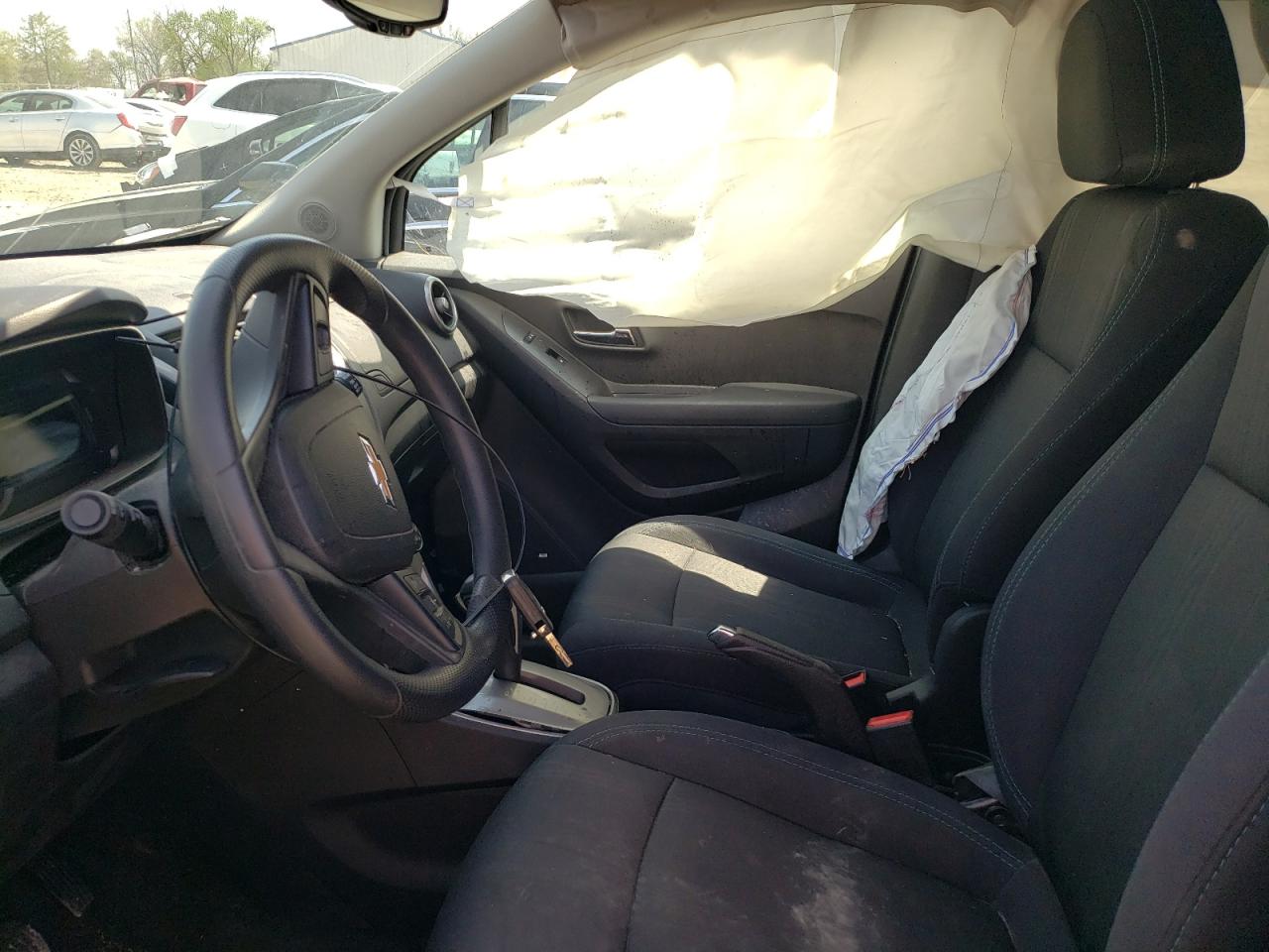 Photo 5 from auction – 2016 CHEVROLET TRAX 1LT with VIN 3GNCJLSB3GL181318