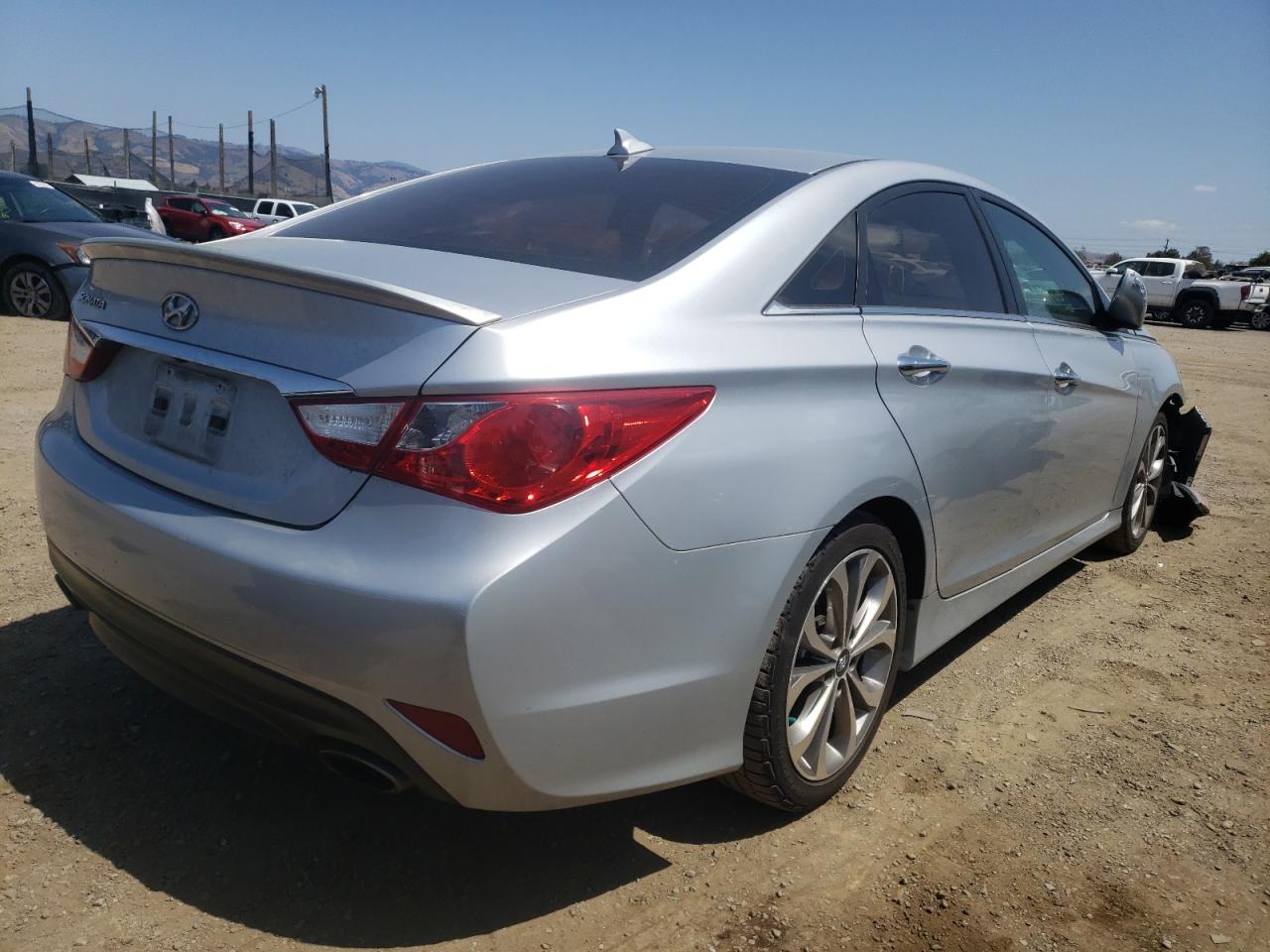 Photo 4 from auction – 2014 HYUNDAI SONATA SE with VIN 5NPEC4AC3EH908708