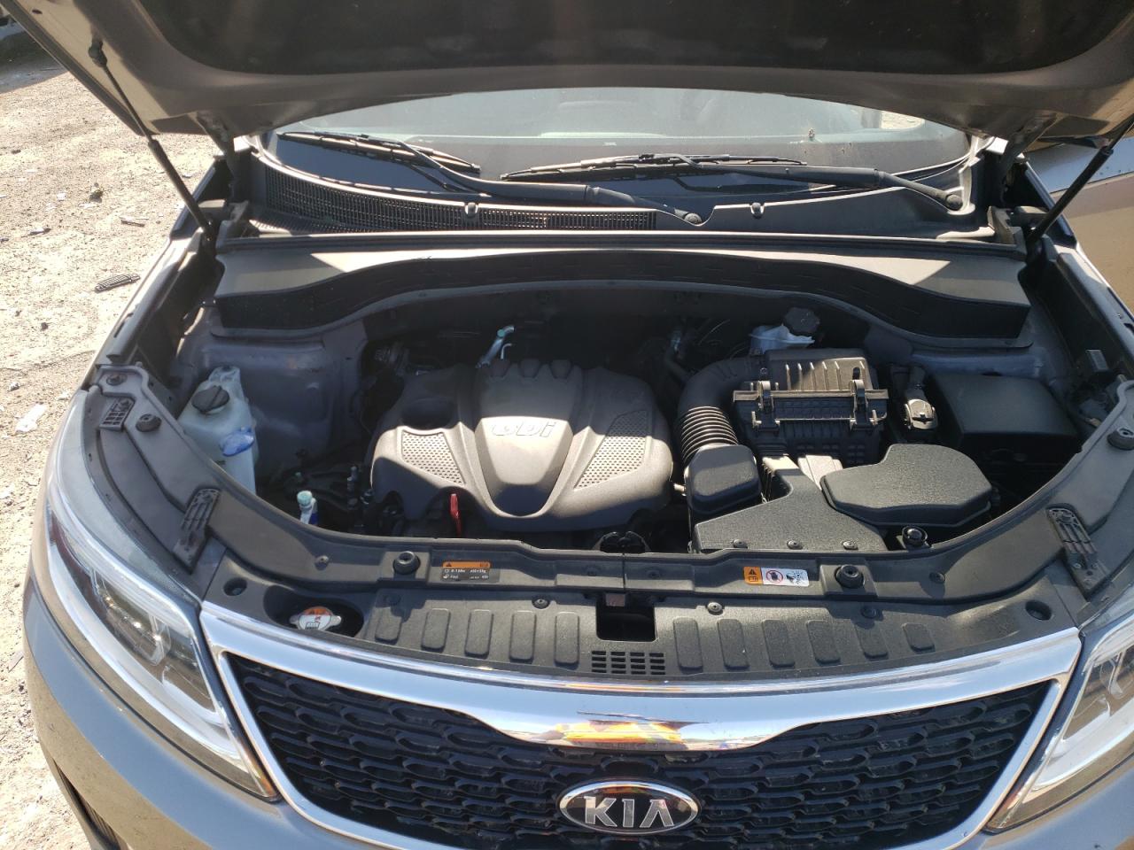Photo 7 from auction – 2015 KIA SORENTO LX with VIN 5XYKTCA67FG605513