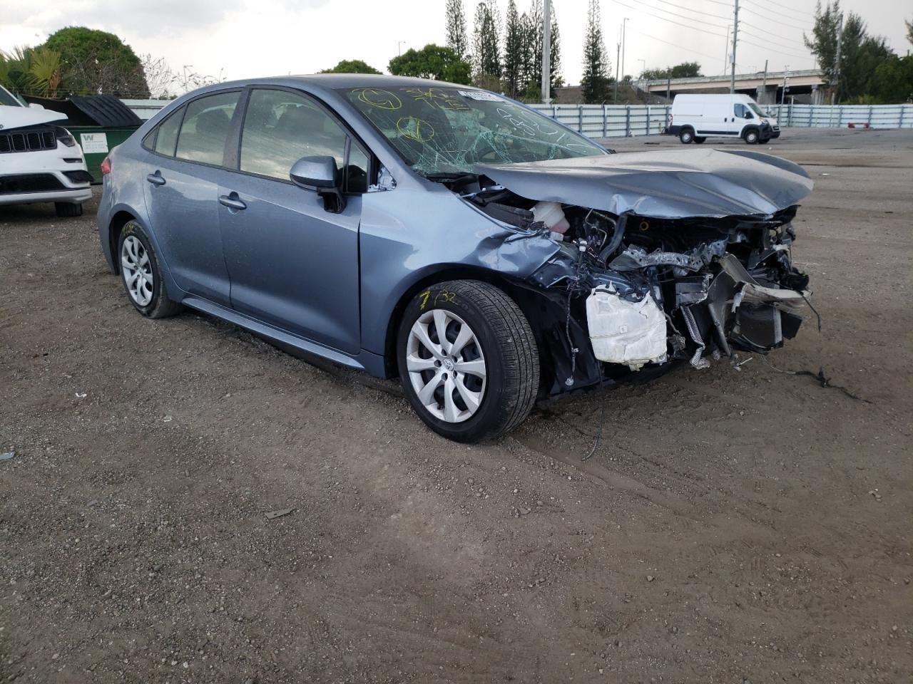 TOYOTA COROLLA LE 2021 with VIN JTDEPMAE0MJ152105 - Photo from auction
