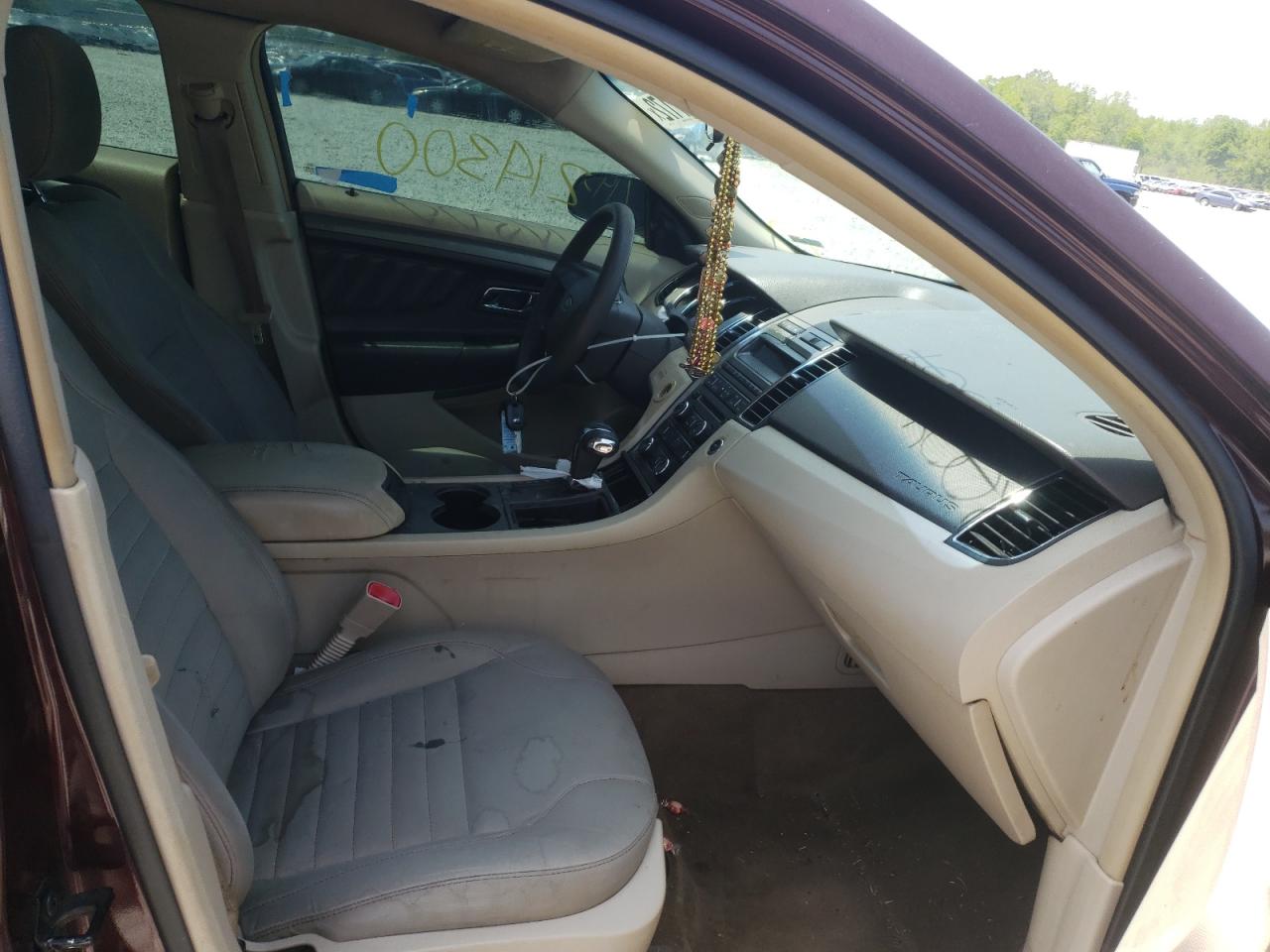 Photo 5 from auction – 2011 FORD TAURUS SE with VIN 1FAHP2DW5BG179340