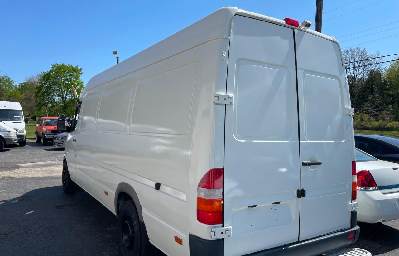 Photo 3 from auction – 2005 DODGE SPRINTER 2 with VIN WD0PD744655804216