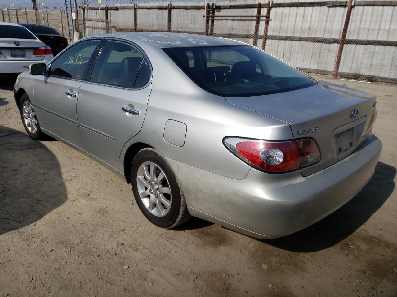Photo 3 from auction – 2003 LEXUS ES 300 with VIN JTHBF30GX36004532
