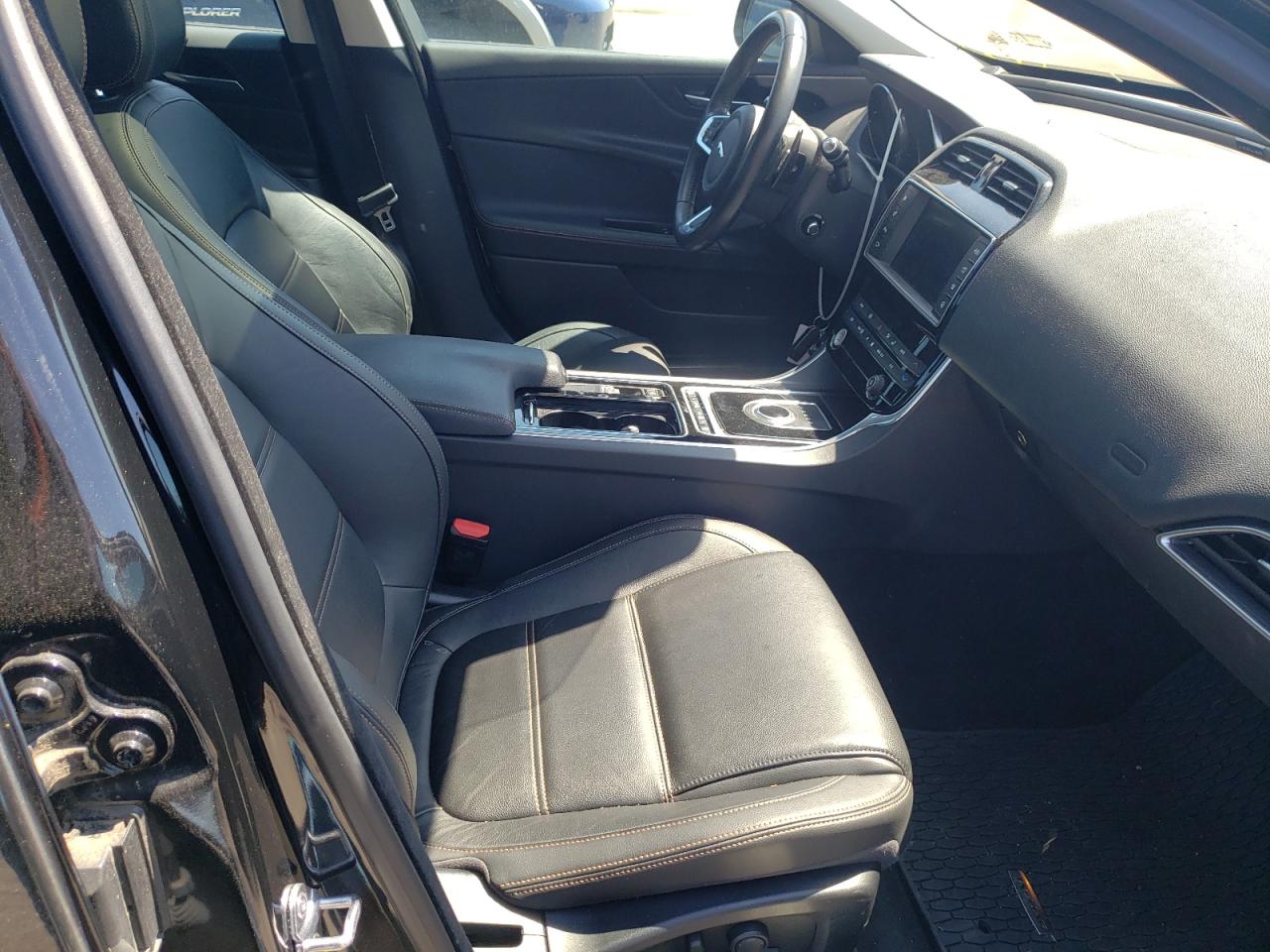 Photo 5 from auction – 2018 JAGUAR XE PRESTIG with VIN SAJAK4FX7JCP33464
