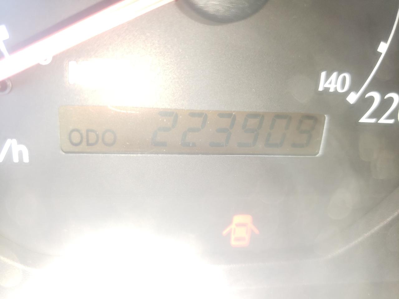 Photo 8 from auction – 2000 TOYOTA CAMRY CE with VIN 4T1BG22K9YU651674