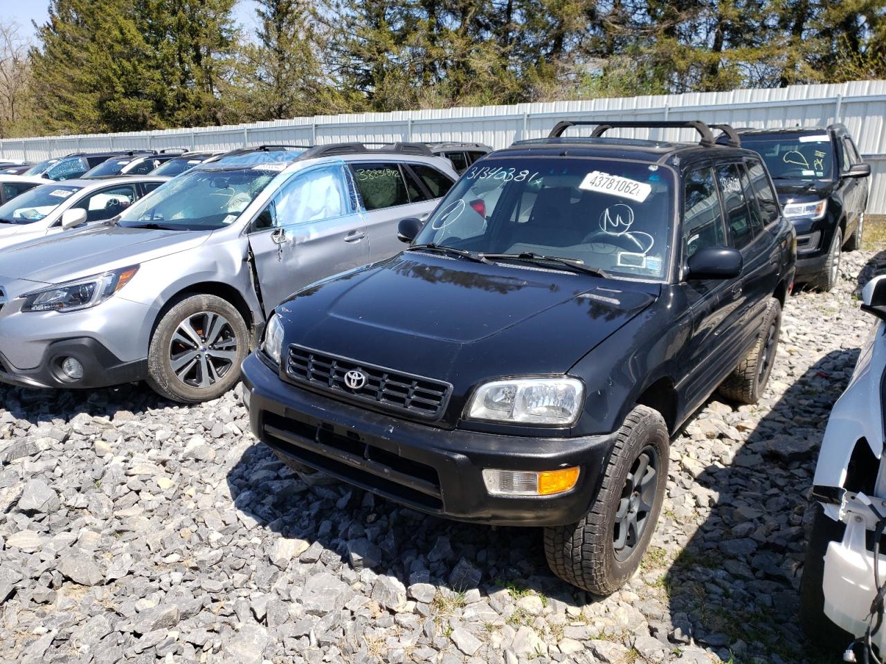Photo 2 from auction – 2000 TOYOTA RAV4 with VIN JT3HP10V5Y7160768