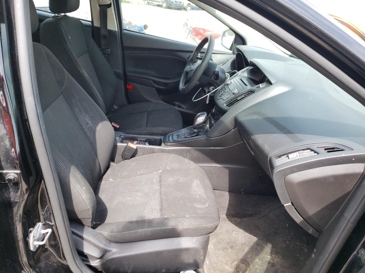 Photo 5 from auction – 2017 FORD FOCUS S with VIN 1FADP3E22HL340226
