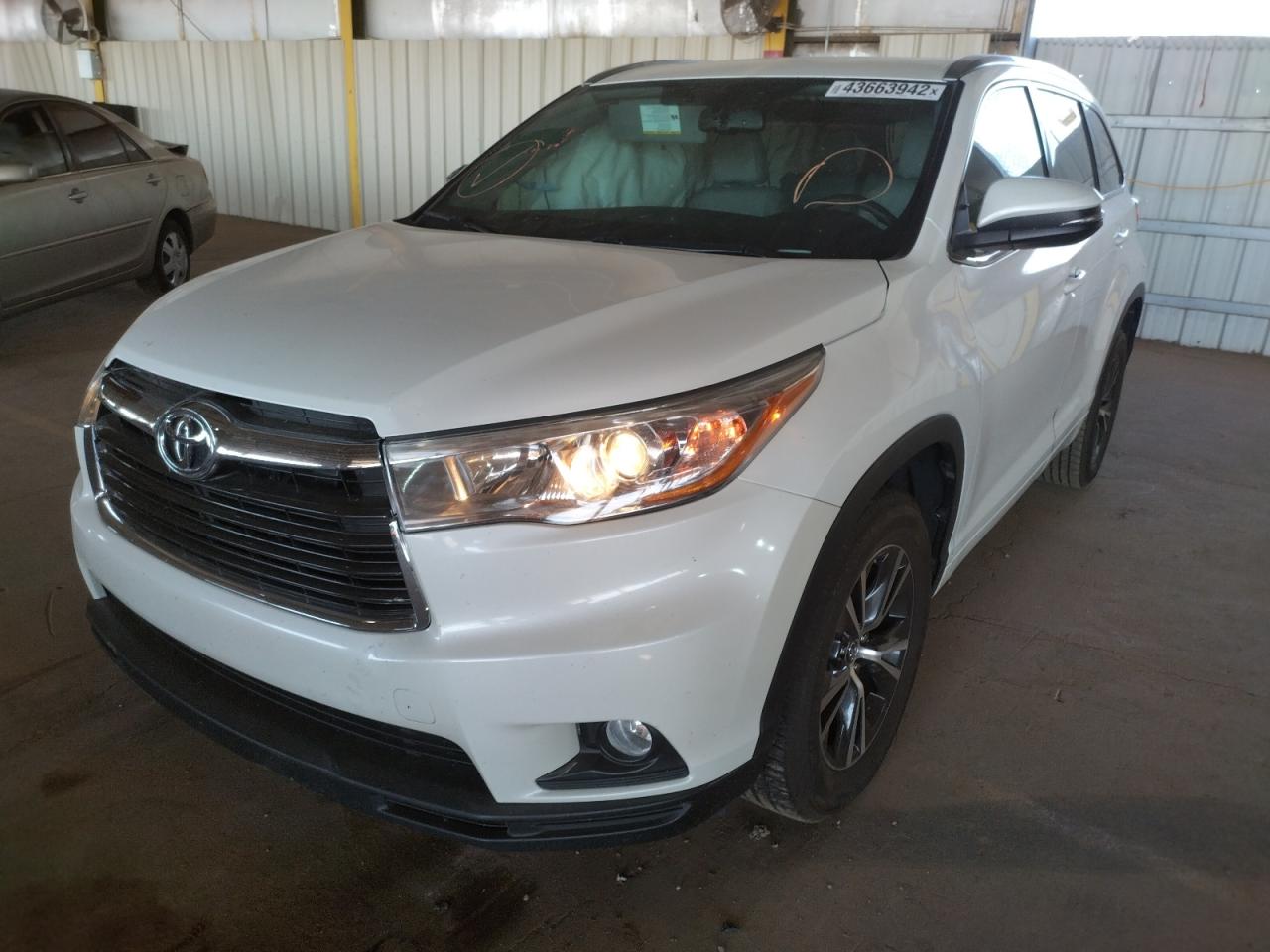 صورة رقم 2 من المزاد - 2016 TOYOTA HIGHLANDER مع VIN 5TDKKRFH3GS179906