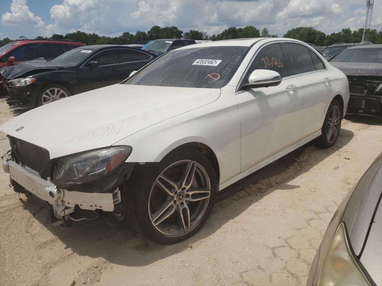 Photo 2 from auction – 2019 MERCEDES-BENZ E 300 with VIN WDDZF4JB0KA627720