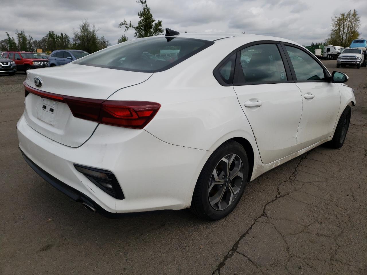 Photo 4 from auction – 2021 KIA FORTE FE with VIN 3KPF24AD7ME326114
