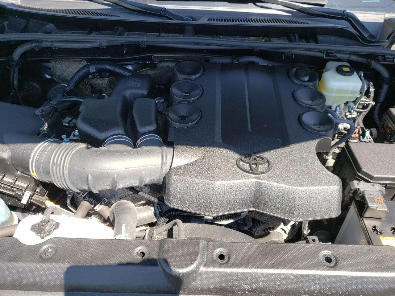Photo 7 from auction – 2020 TOYOTA 4RUNNER SR with VIN JTEBU5JRXL5757739
