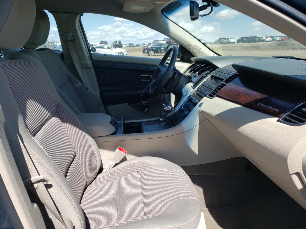 Photo 5 from auction – 2010 FORD TAURUS SEL with VIN 1FAHP2HW7AG128513