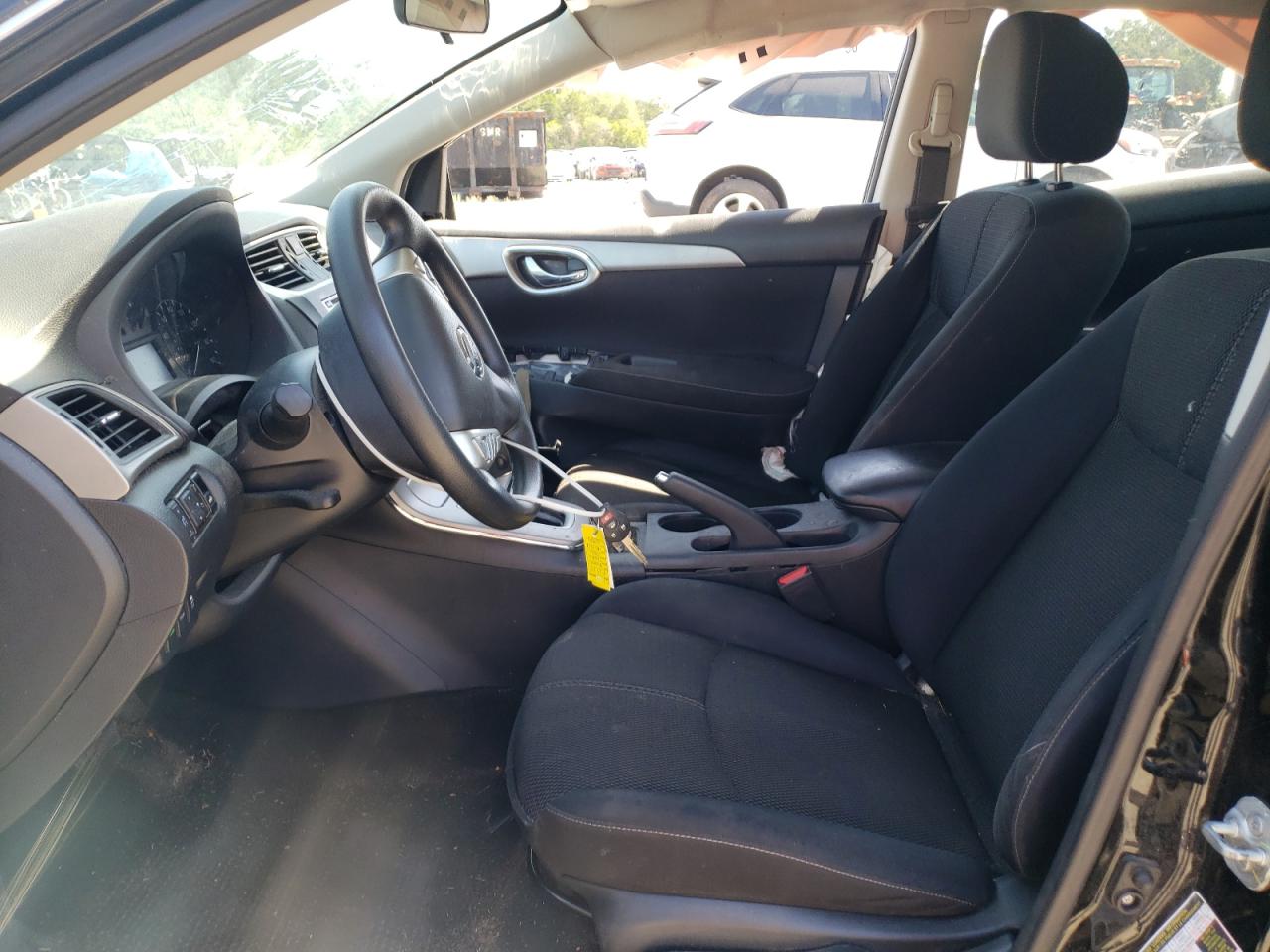 Photo 5 from auction – 2015 NISSAN SENTRA S with VIN 3N1AB7AP0FY360258