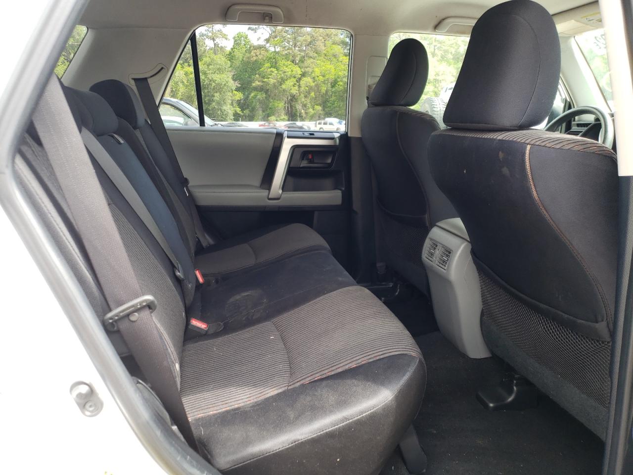 Photo 6 from auction – 2010 TOYOTA 4RUNNER SR with VIN JTEZU5JR2A5008106