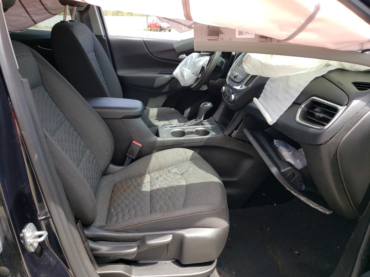 Photo 5 from auction – 2021 CHEVROLET EQUINOX LT with VIN 2GNAXUEVXM6124535