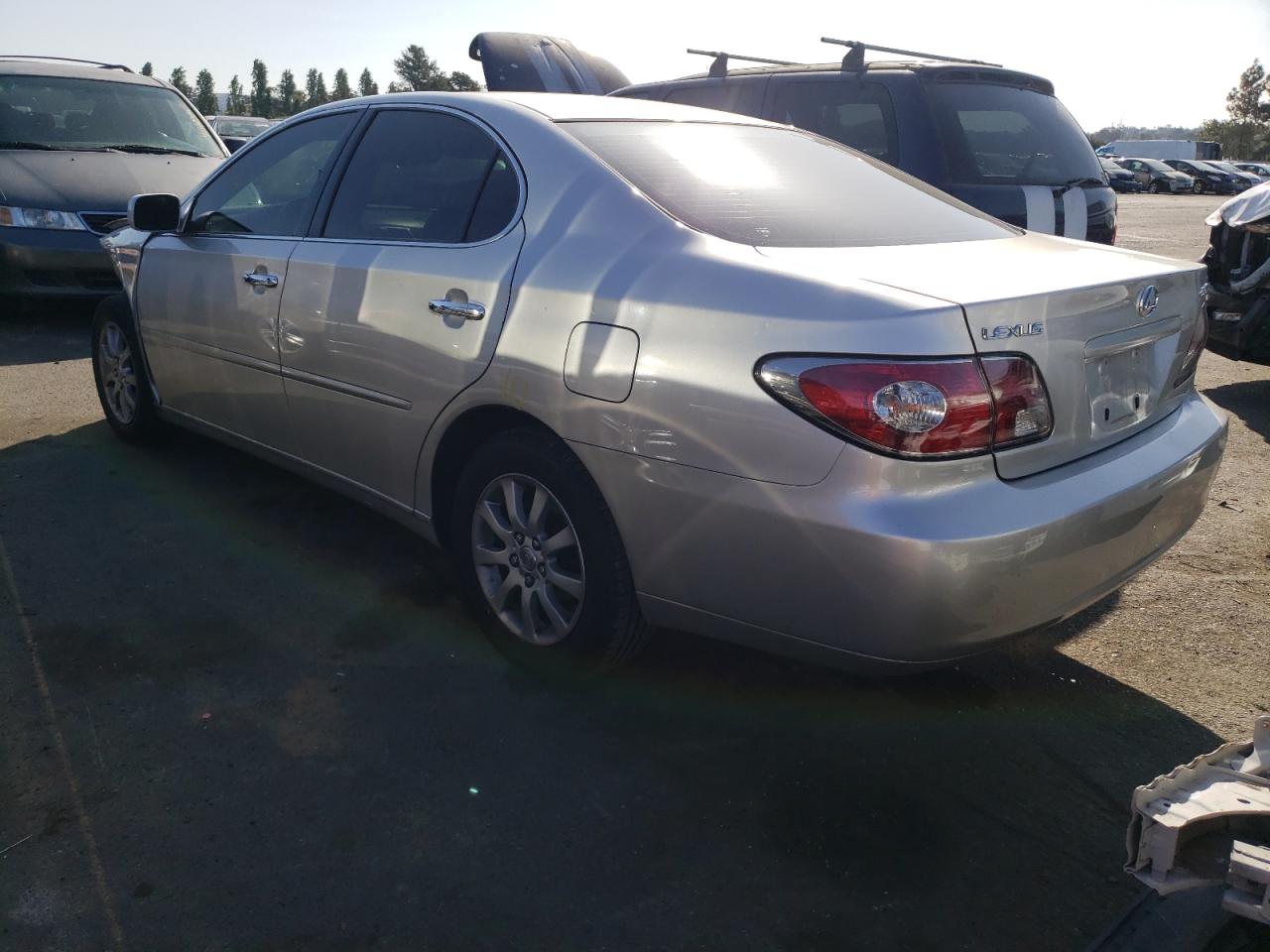 Photo 3 from auction – 2002 LEXUS ES 300 with VIN JTHBF30G120010690