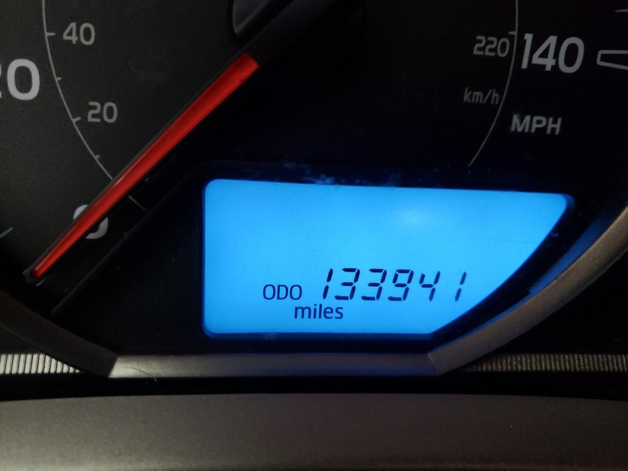 Photo 8 from auction – 2014 TOYOTA RAV4 LE with VIN 2T3BFREV4EW215285