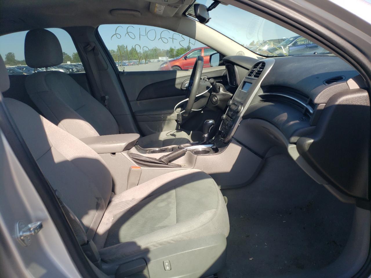 Photo 5 from auction – 2015 CHEVROLET MALIBU LS with VIN 1G11A5SLXFF279753