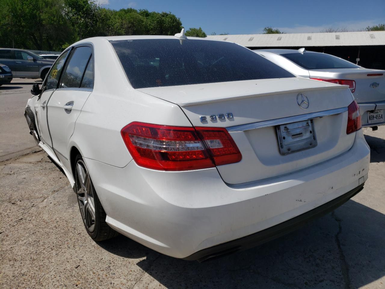 Photo 16 from auction – 2013 MERCEDES-BENZ E 350 with VIN WDDHF5KB2DA709578