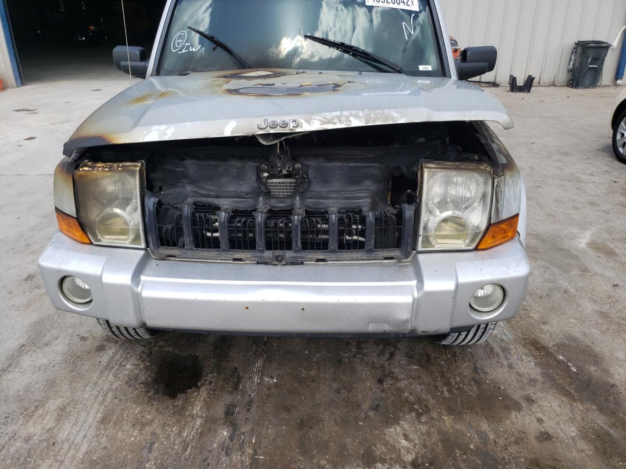 Photo 9 from auction – 2008 JEEP COMMANDER with VIN 1J8HG48KX8C135386