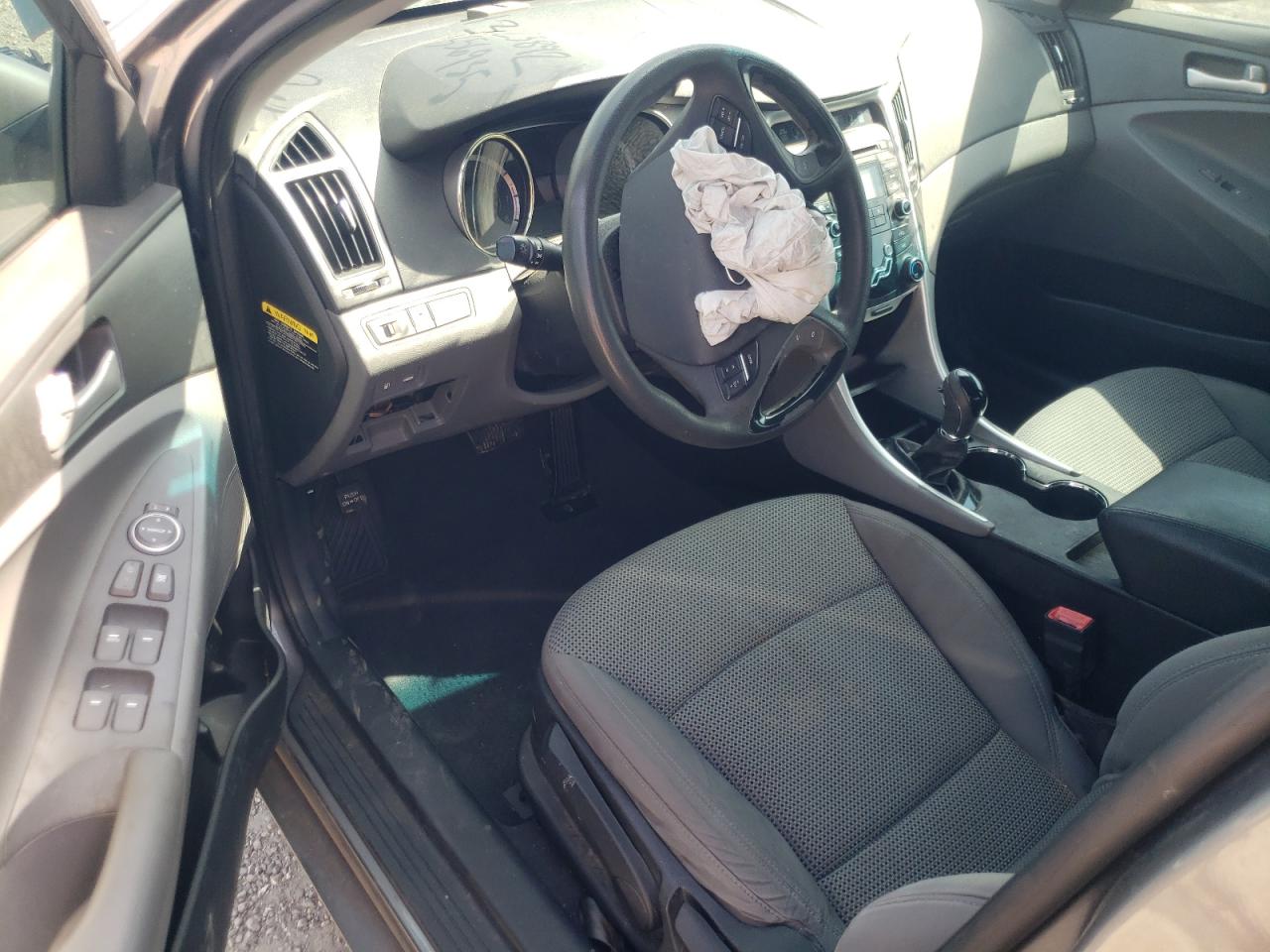 Photo 9 from auction – 2012 HYUNDAI SONATA GLS with VIN 5NPEB4AC3CH356935