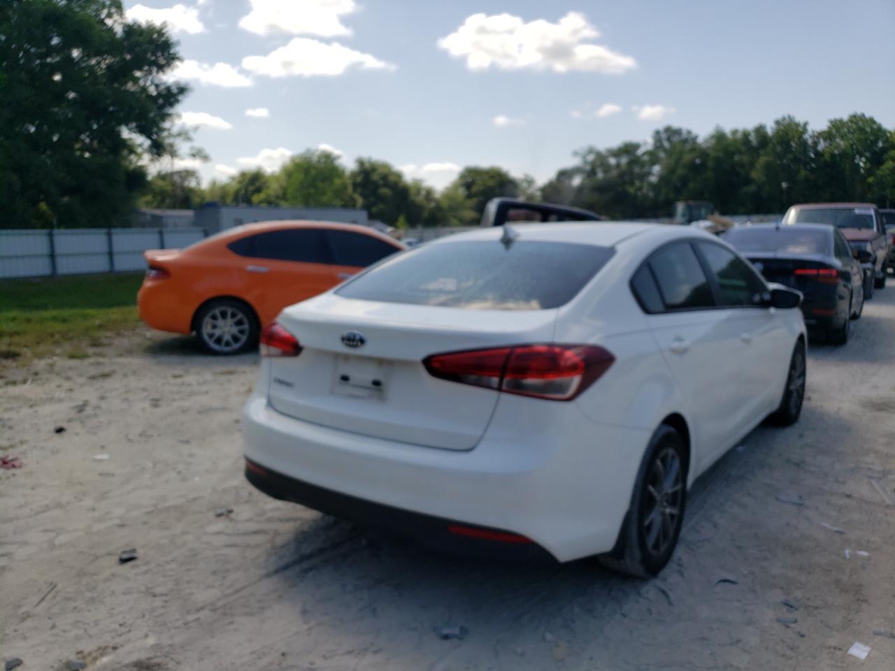 Photo 4 from auction – 2018 KIA FORTE LX with VIN 3KPFK4A75JE240712