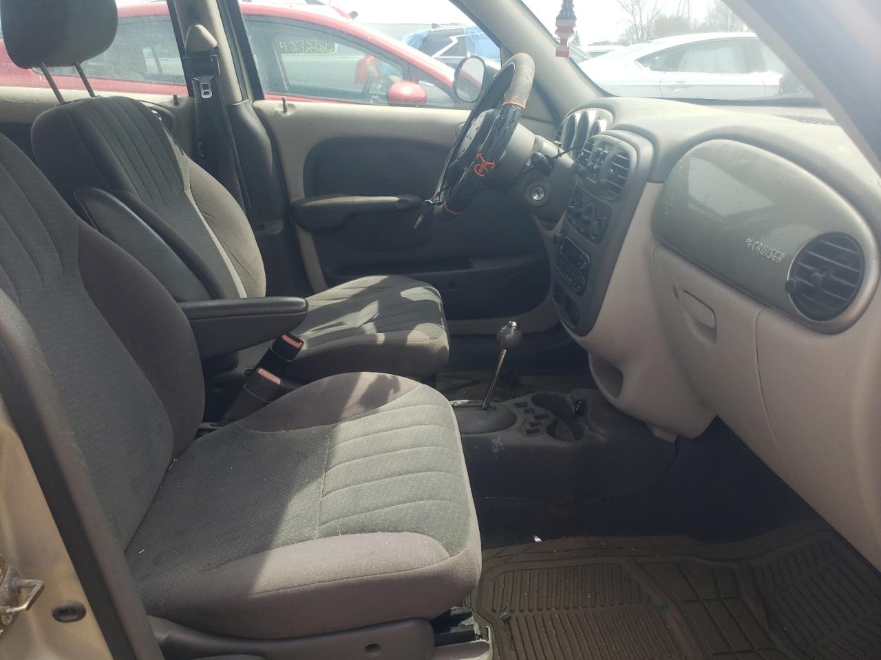 Photo 5 from auction – 2005 CHRYSLER PT CRUISER with VIN 3C4FY48B85T619133