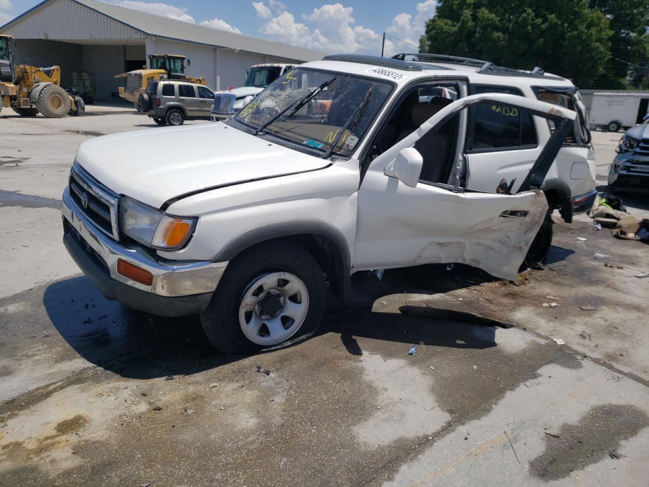 Photo 2 from auction – 1998 TOYOTA 4RUNNER SR with VIN JT3GN86R2W0071752