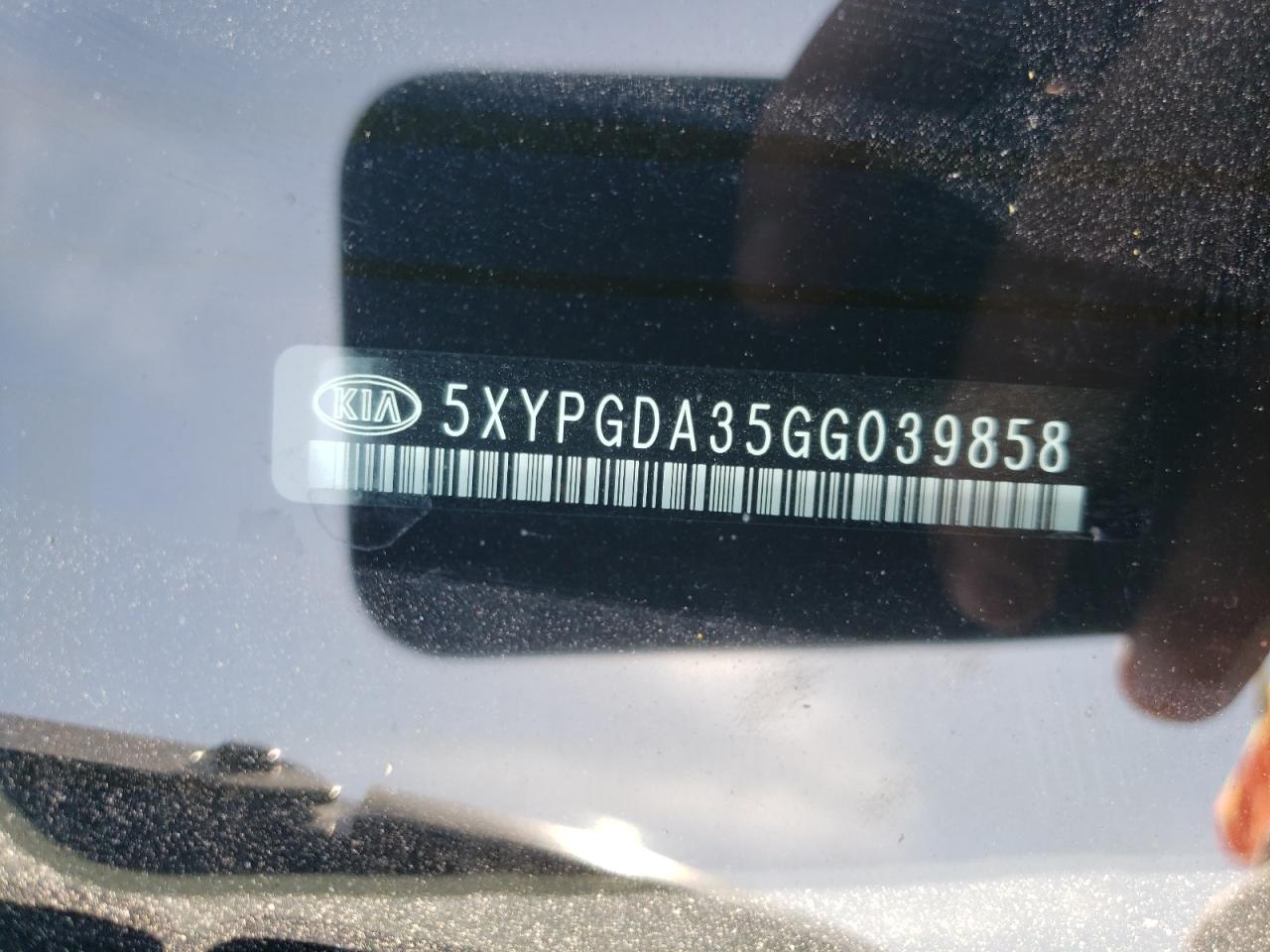 Photo 10 from auction – 2016 KIA SORENTO LX with VIN 5XYPGDA35GG039858
