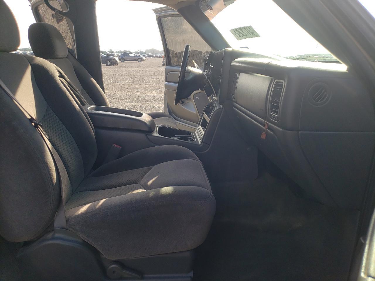 Photo 5 from auction – 2006 CHEVROLET SILVERADO with VIN 2GCEC13TX61212748