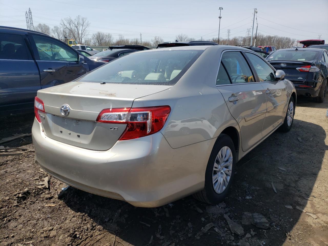 Photo 4 from auction – 2014 TOYOTA CAMRY L with VIN 4T4BF1FK6ER443356