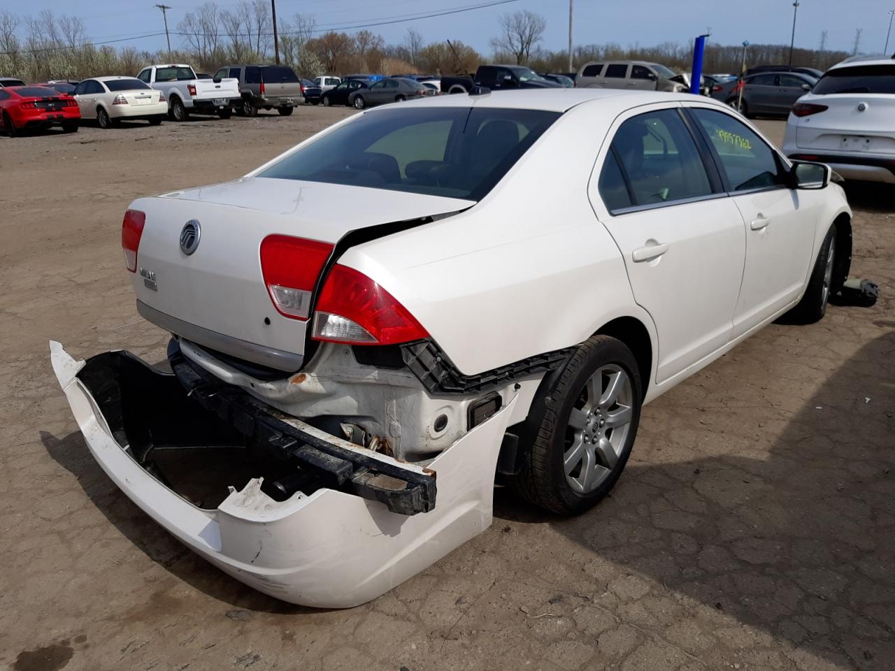 Photo 4 from auction – 2010 MERCURY MILAN PREM with VIN 3MEHM0JA2AR615728