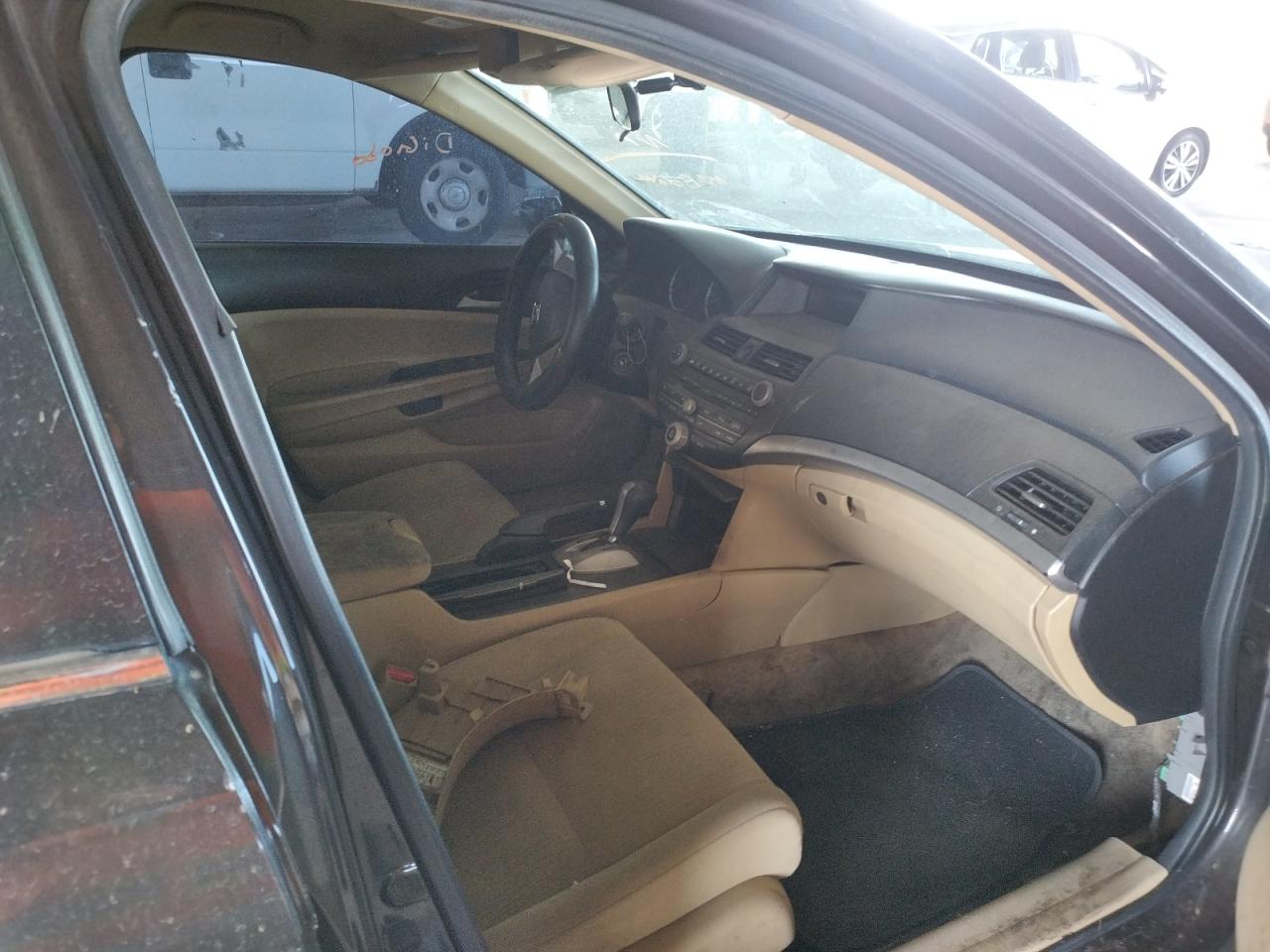 Photo 5 from auction – 2011 HONDA ACCORD LX with VIN 1HGCP2F34BA068290