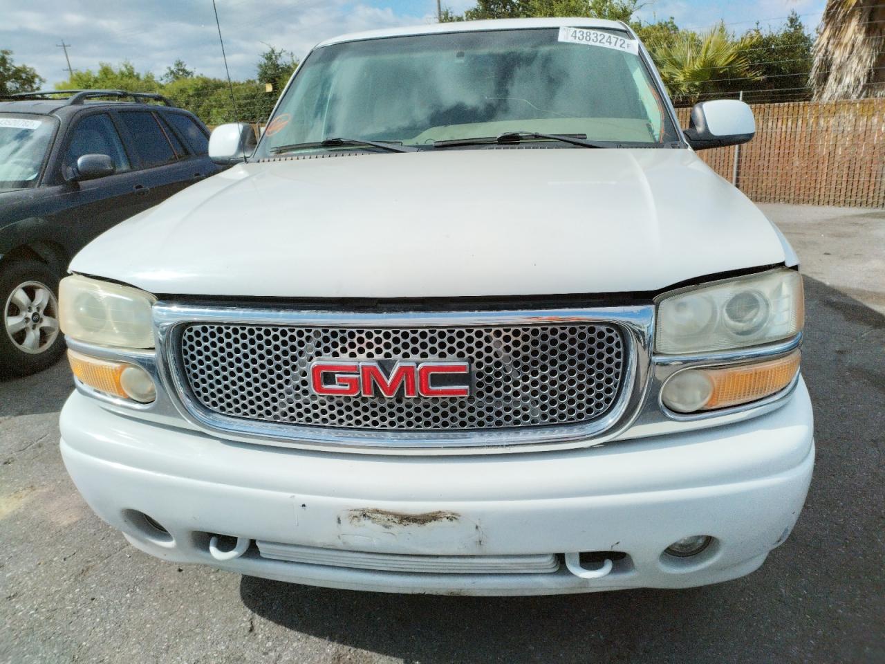 Photo 9 from auction – 2001 GMC DENALI with VIN 1GKEK63U61J287085
