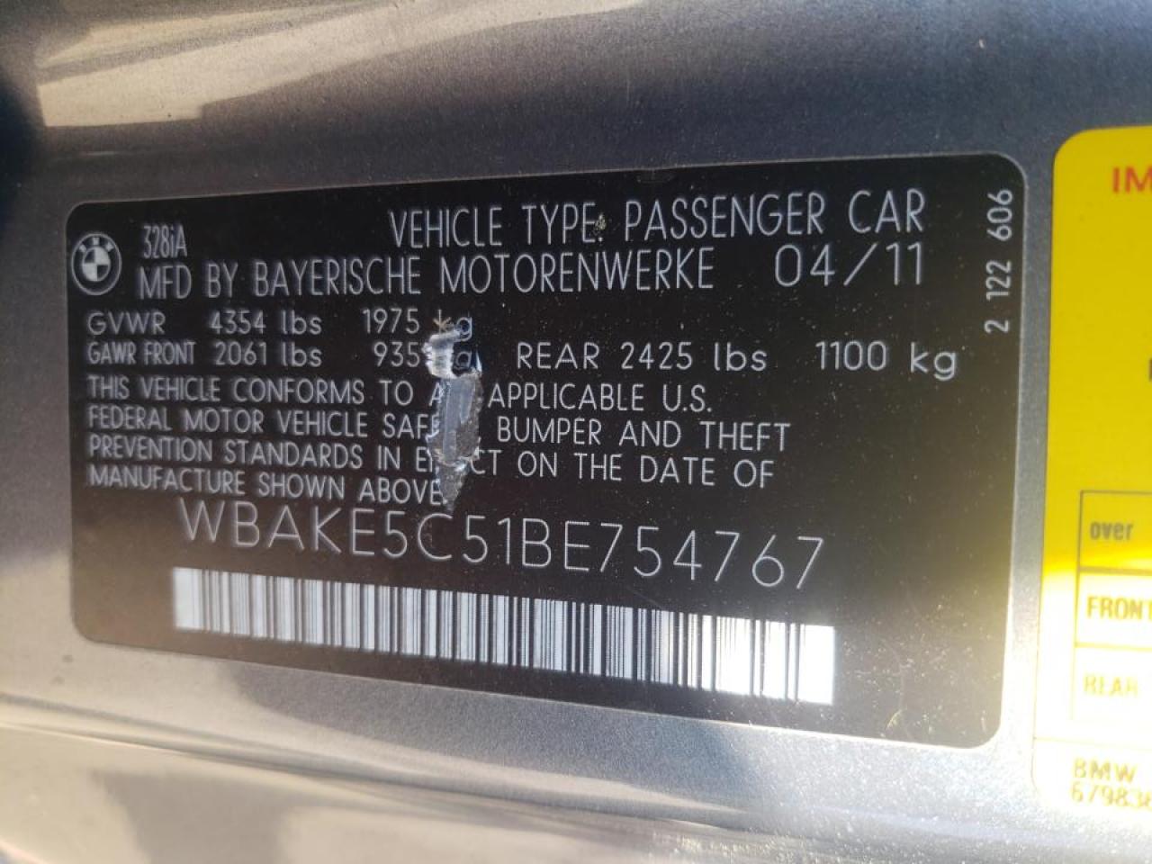 Photo 10 from auction – 2011 BMW 328 I SULE with VIN WBAKE5C51BE754767