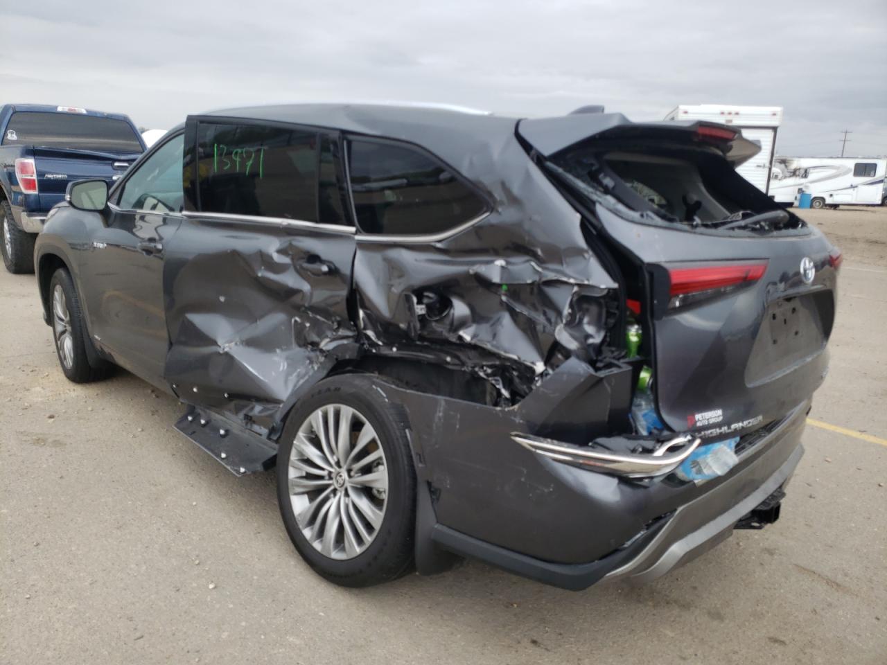 Photo 3 from auction – 2021 TOYOTA HIGHLANDER with VIN 5TDEBRCH3MS060301