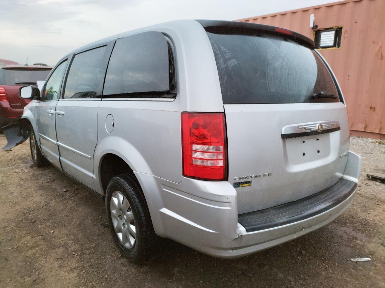 Photo 3 from auction – 2010 CHRYSLER TOWN & COU with VIN 2A4RR4DE7AR215175
