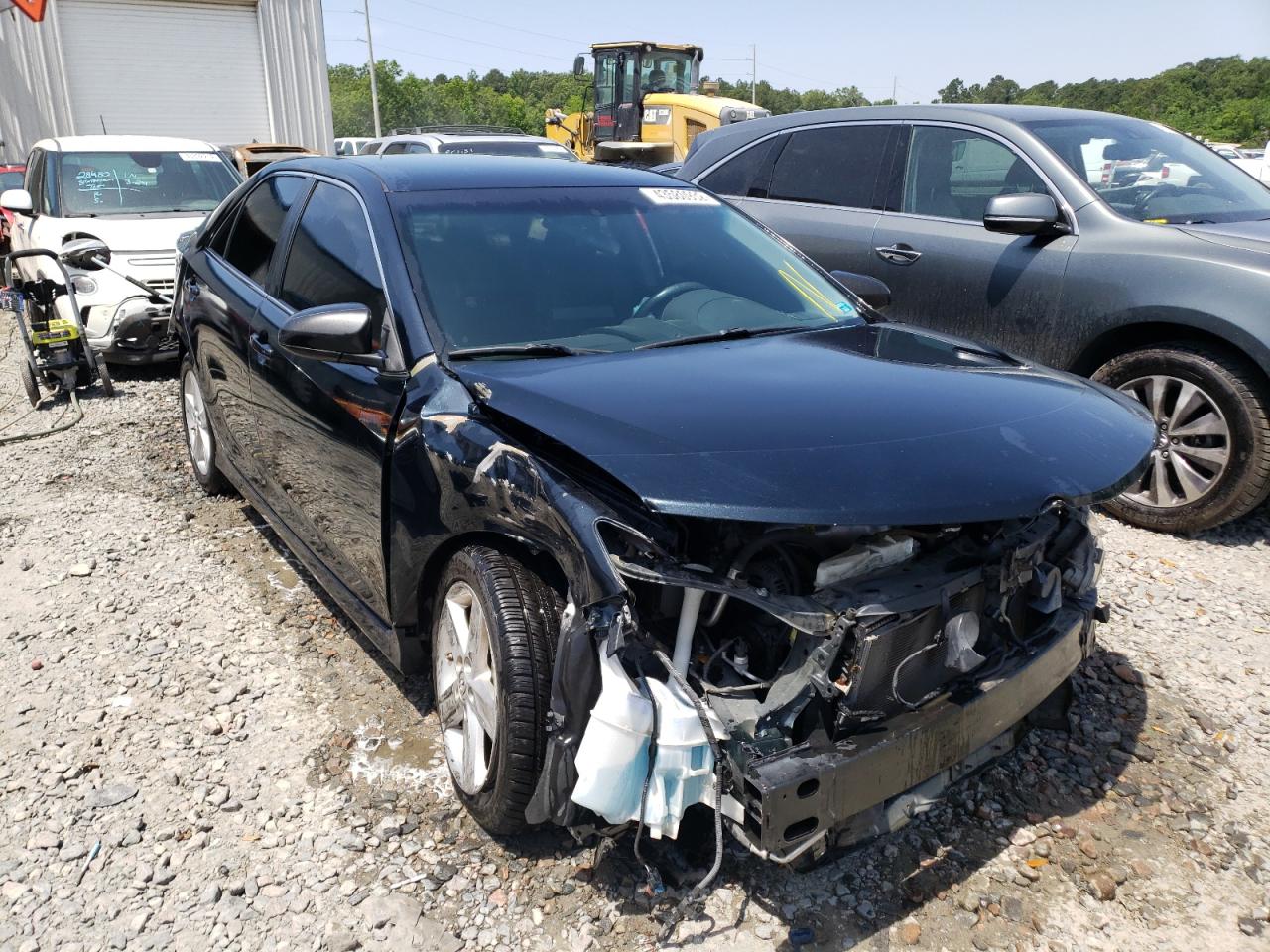 Photo 1 from auction – 2014 TOYOTA CAMRY L with VIN 4T1BF1FK5EU389719