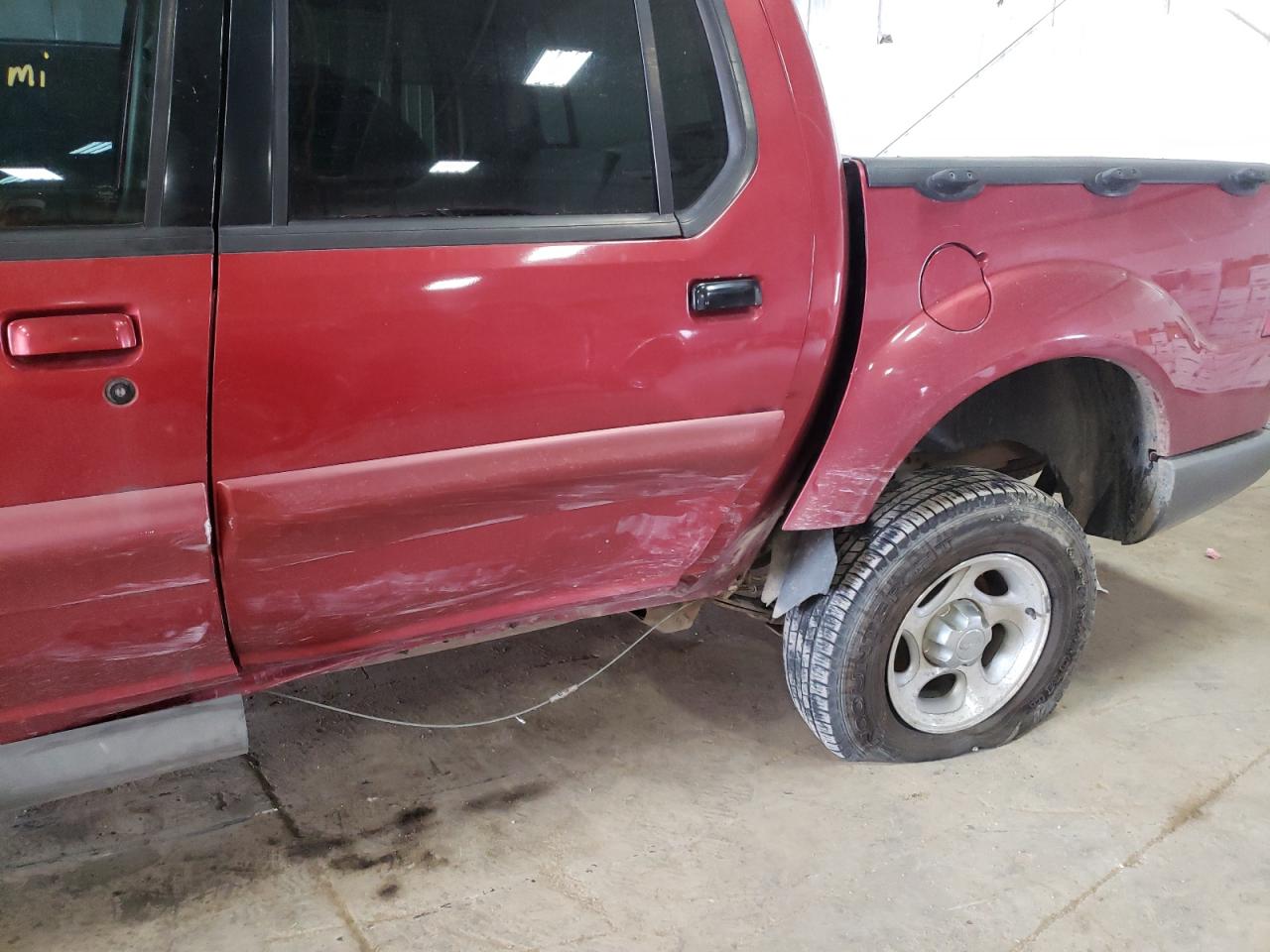 Photo 9 from auction – 2002 FORD EXPLORER S with VIN 1FMZU67E72UC04608