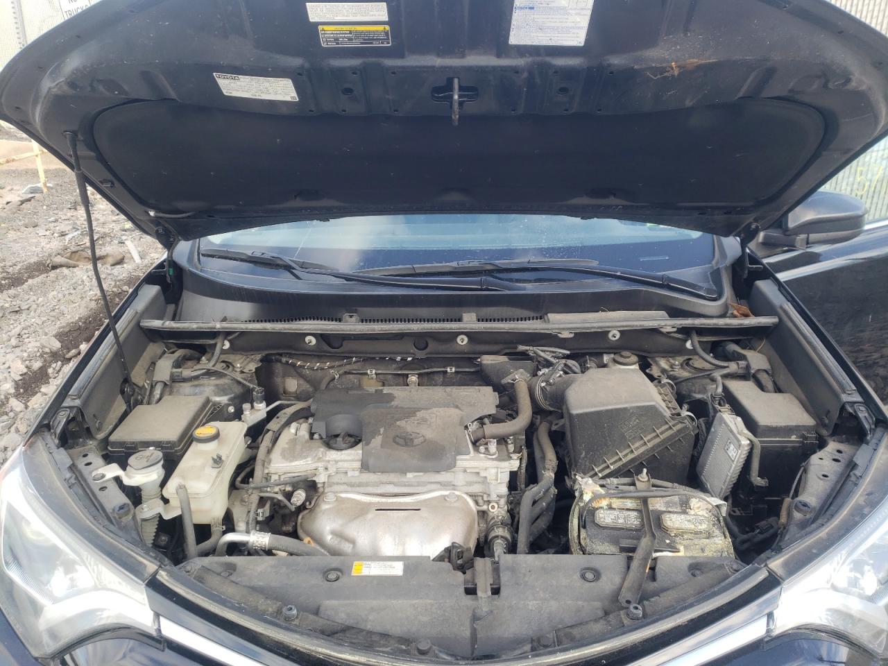 Photo 7 from auction – 2017 TOYOTA RAV4 LE with VIN 2T3BFREV0HW592572