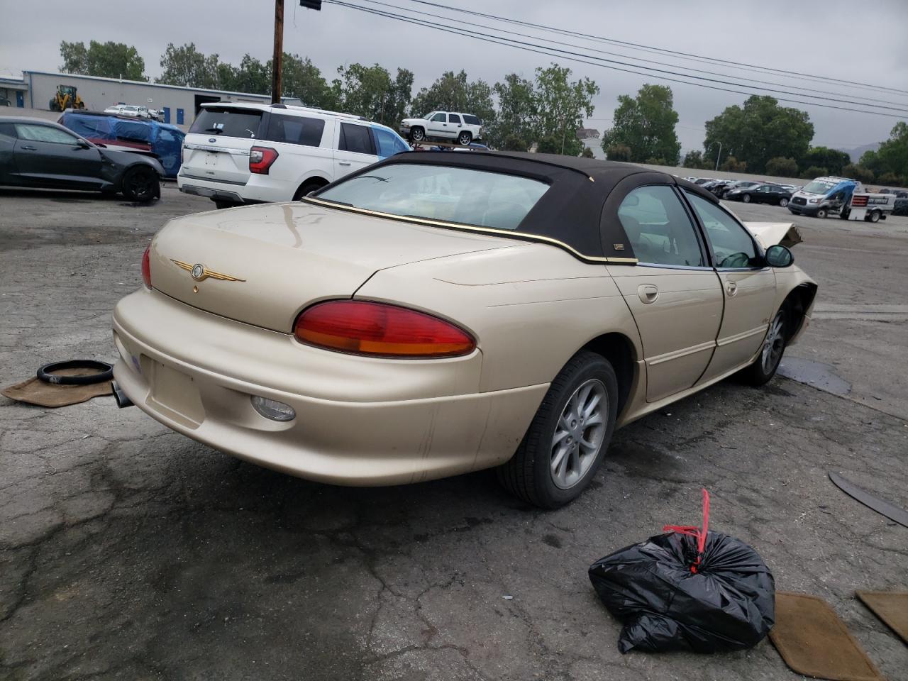 Photo 14 from auction – 2000 CHRYSLER LHS with VIN 2C3HC56G4YH358175