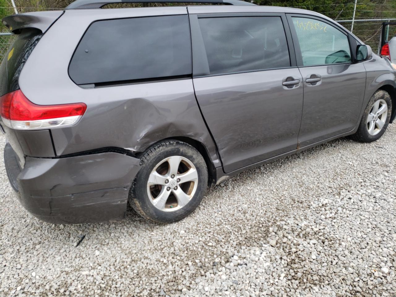 Photo 9 from auction – 2011 TOYOTA SIENNA LE with VIN 5TDKK3DC7BS065386